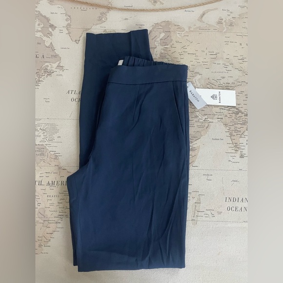 🆕Aritzia Babaton Conan Cropped, Slim-leg Trousers - Picture 3 of 13